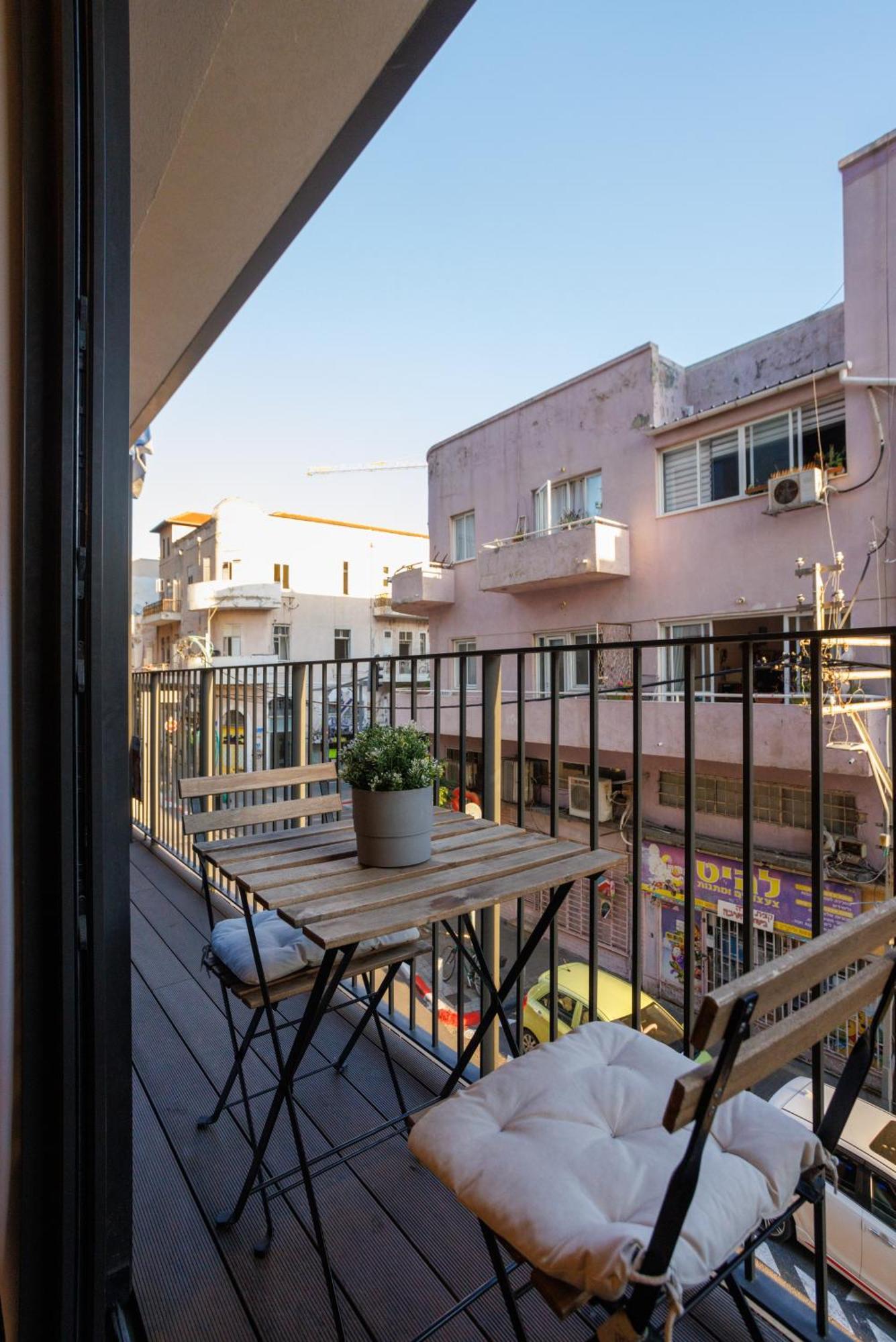 Herzl Luxury Hotel By Nimizz Tel Aviv Exterior photo