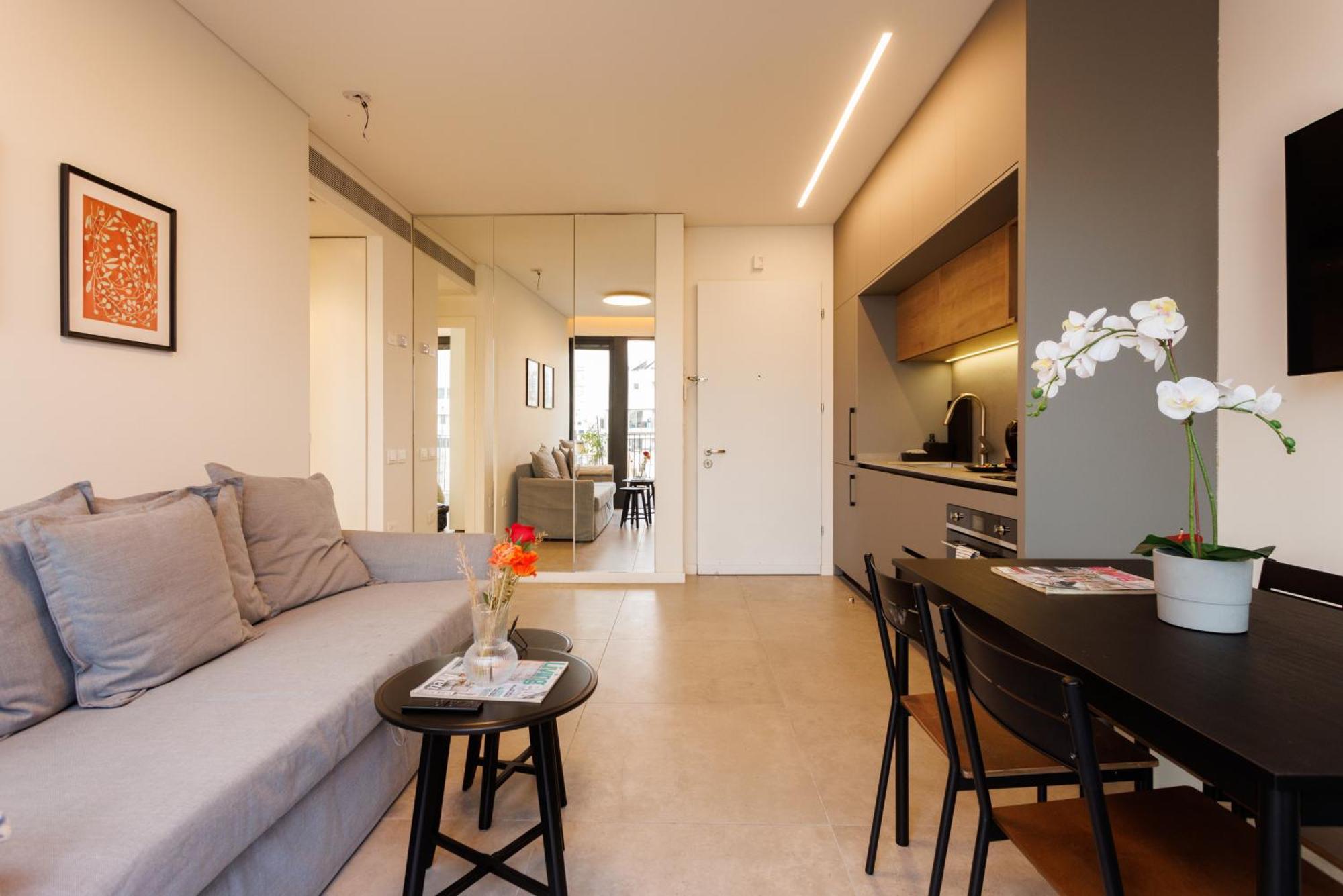 Herzl Luxury Hotel By Nimizz Tel Aviv Exterior photo