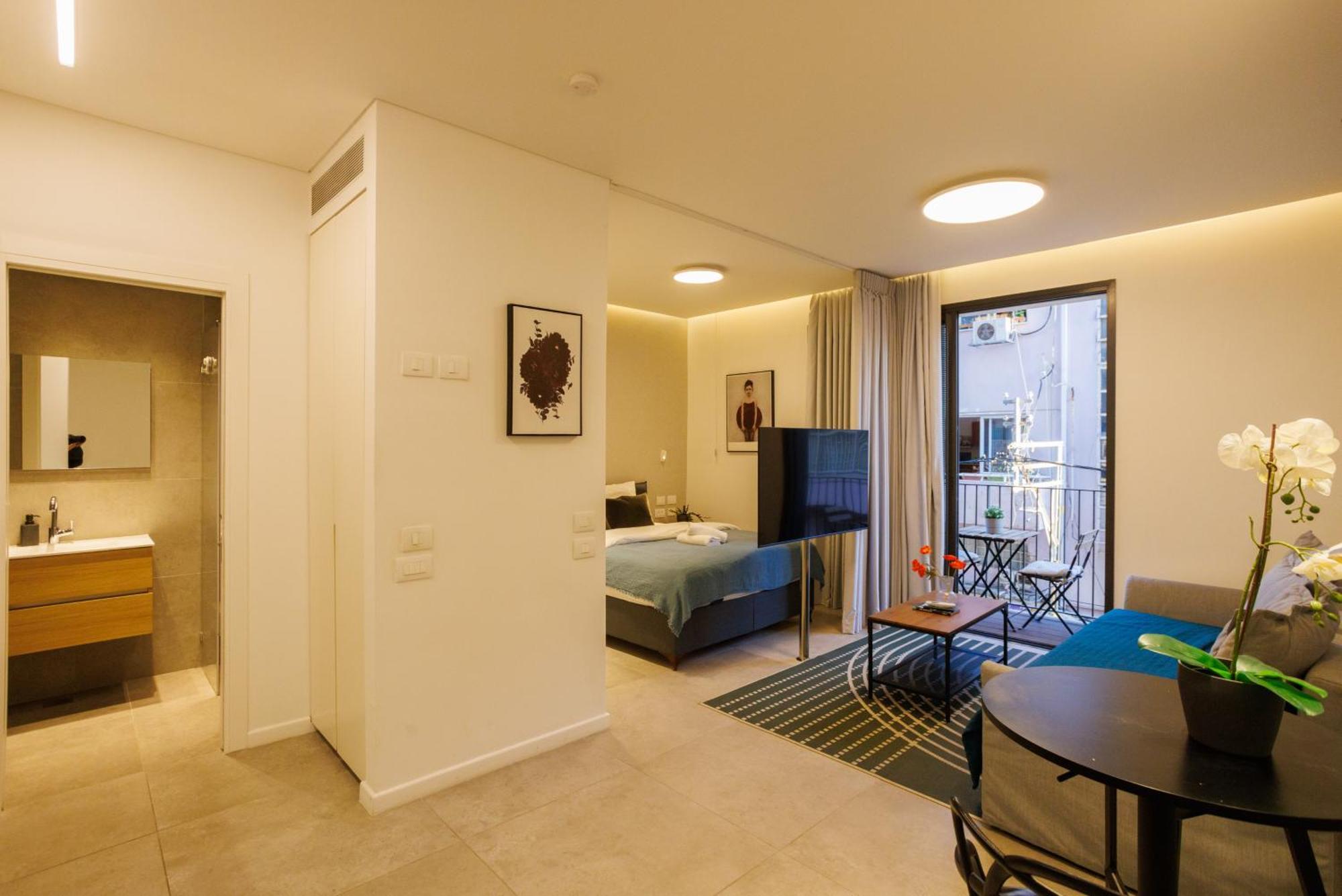 Herzl Luxury Hotel By Nimizz Tel Aviv Exterior photo