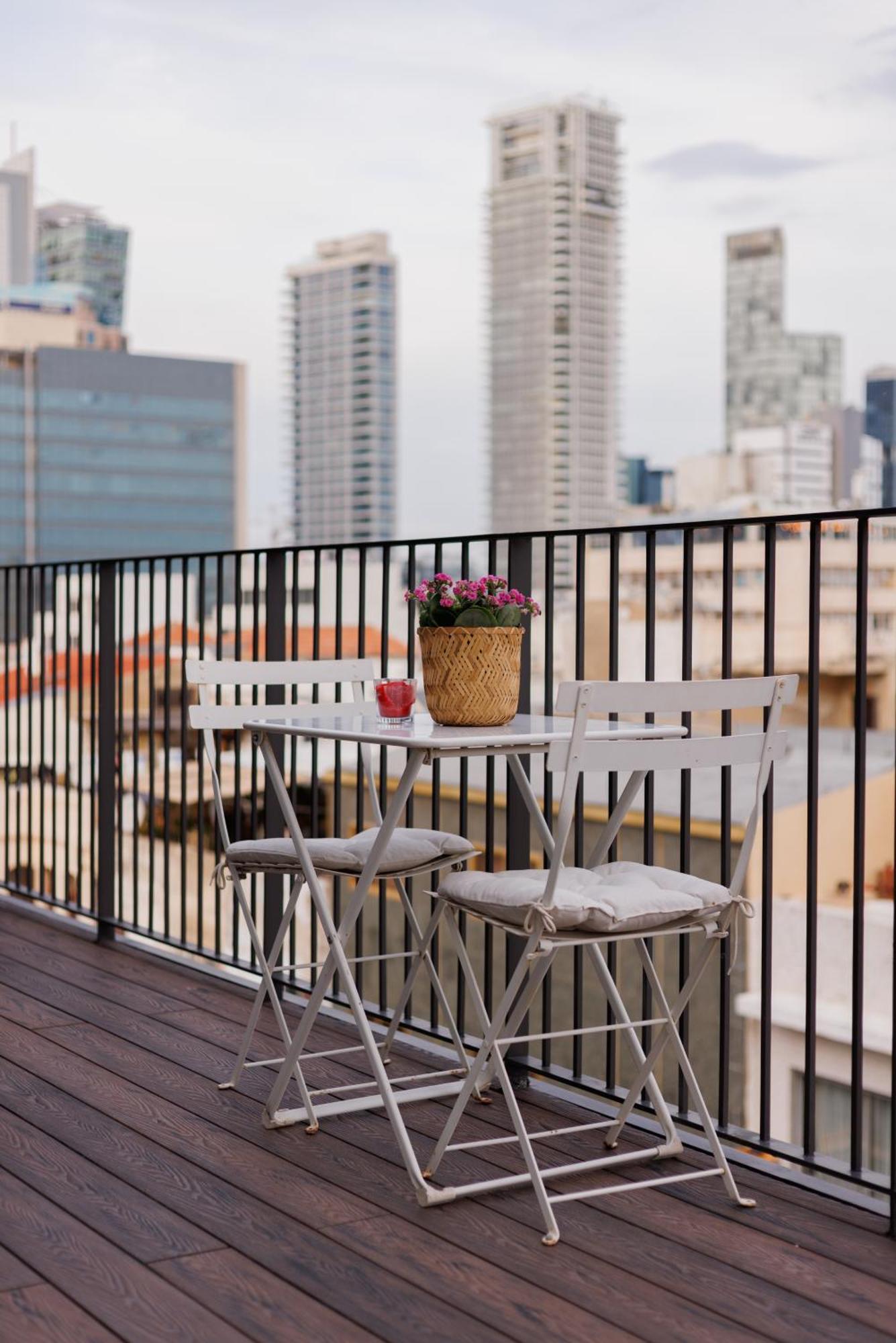 Herzl Luxury Hotel By Nimizz Tel Aviv Exterior photo